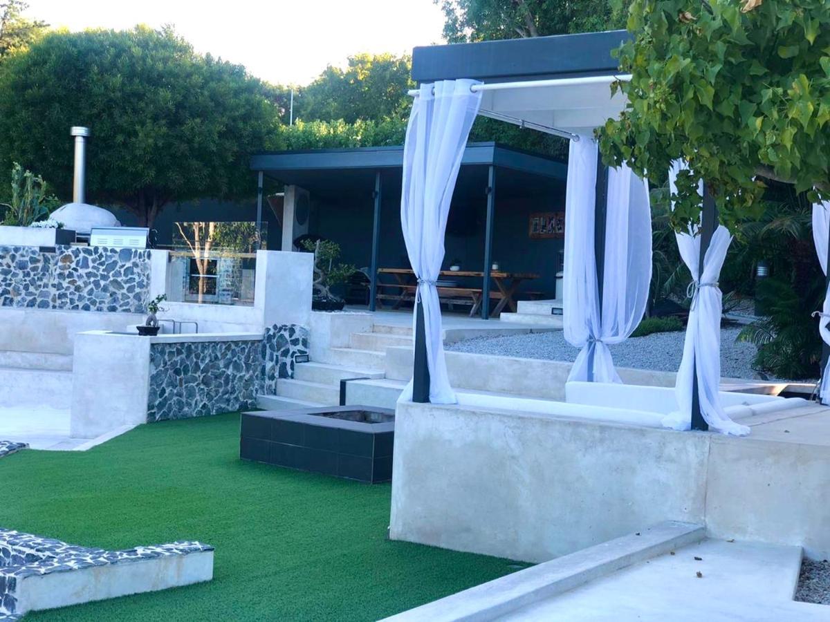 Badgemore Villa Guesthouse เคปทาวน์ ภายนอก รูปภาพ