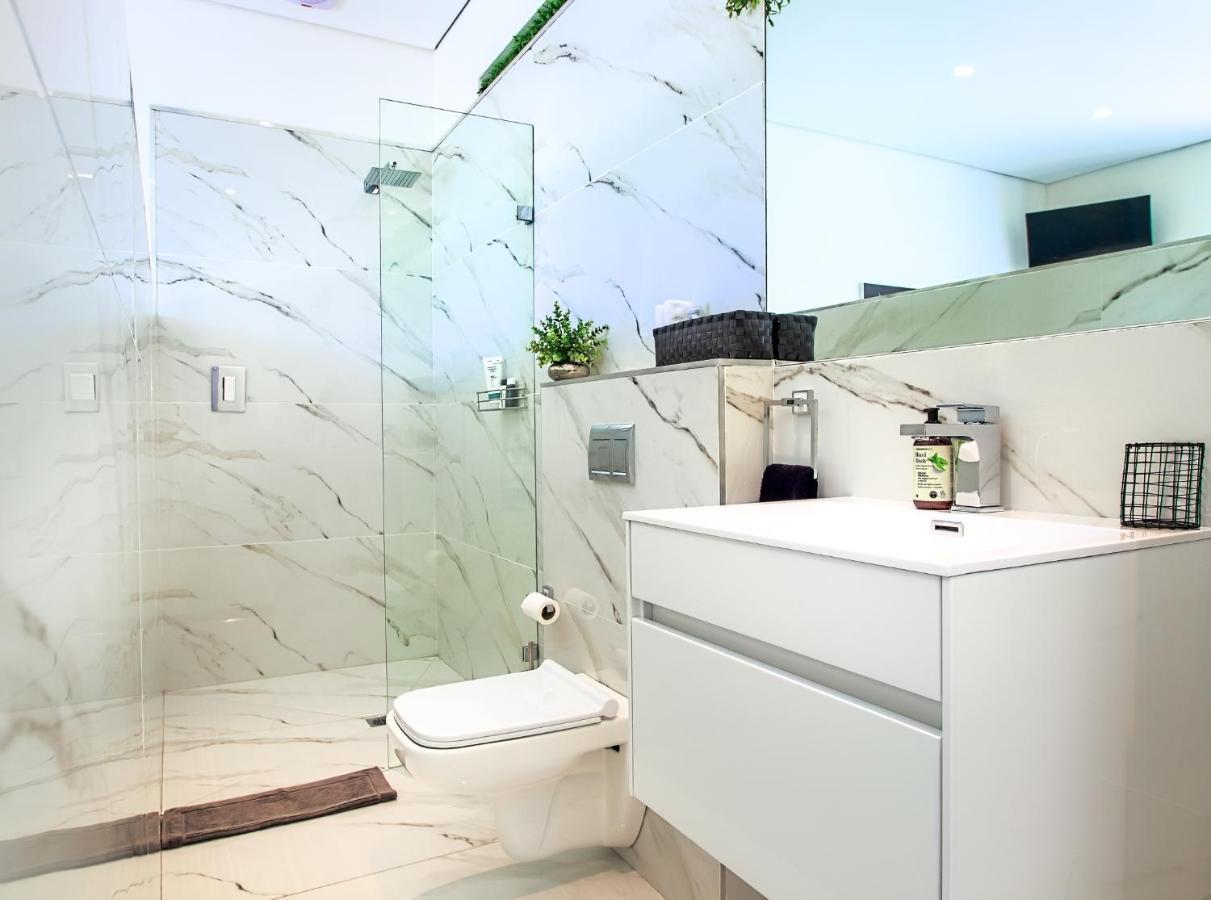 Badgemore Villa Guesthouse เคปทาวน์ ภายนอก รูปภาพ