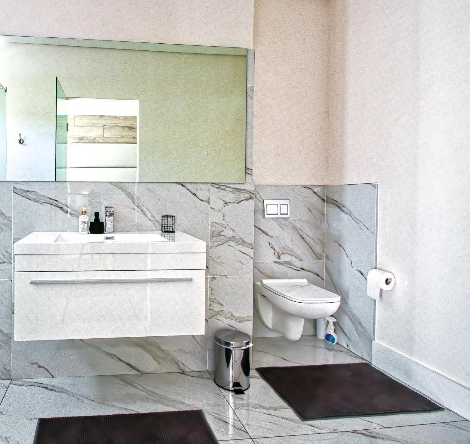 Badgemore Villa Guesthouse เคปทาวน์ ภายนอก รูปภาพ