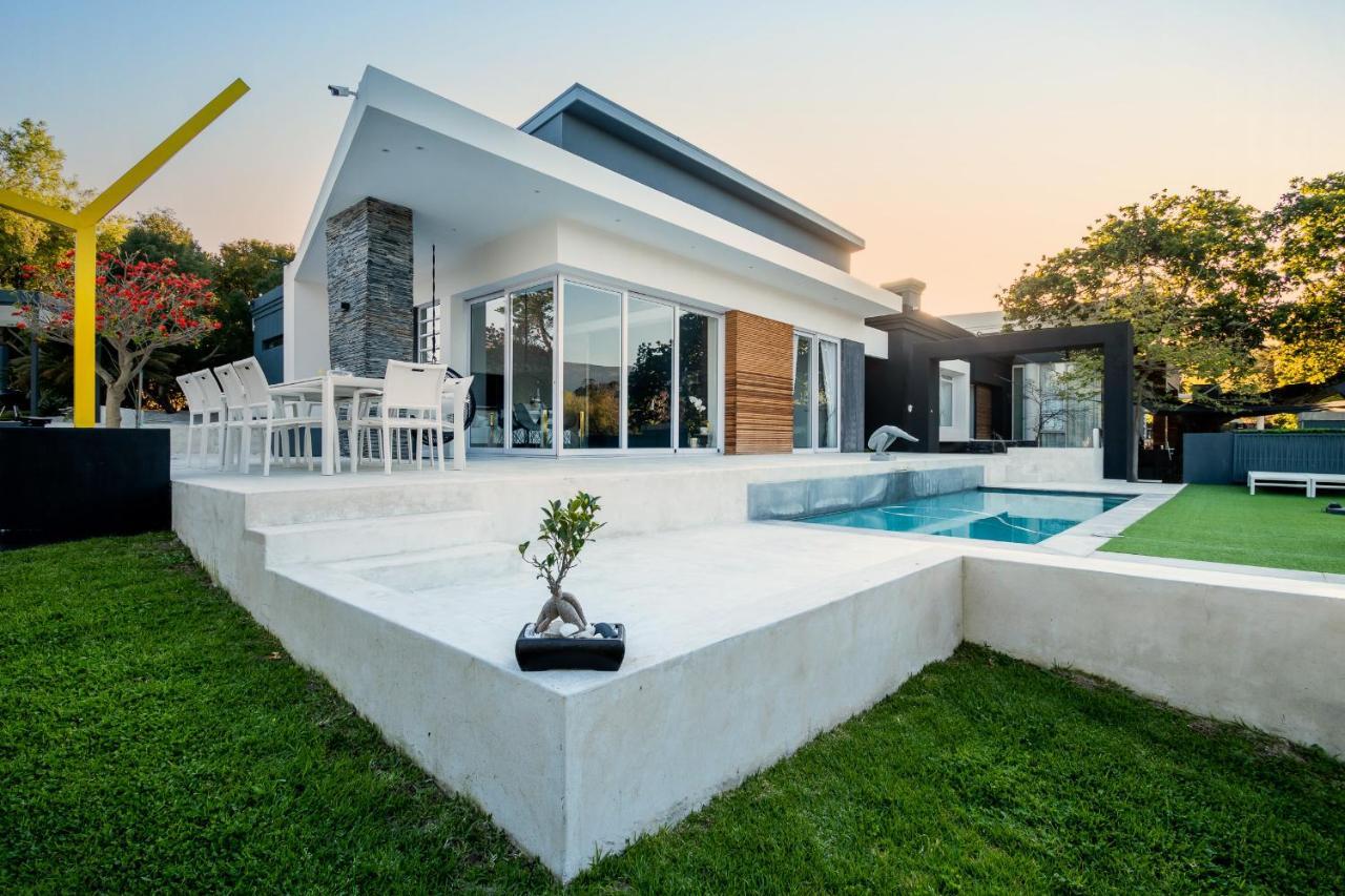 Badgemore Villa Guesthouse เคปทาวน์ ภายนอก รูปภาพ